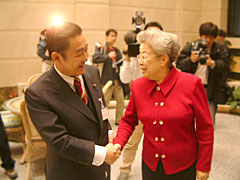 ����C�ɂďo�}�����鋴�{�c��