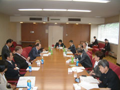 IFAD�i���۔_�ƊJ������j�Ƃ̉